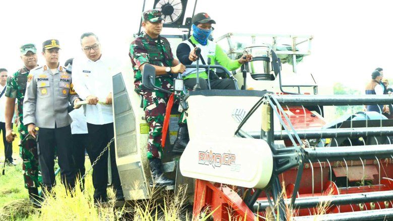 Wabup Gresik Minta Petani Laporkan Indikasi Ketidaksuaian Harga Gabah