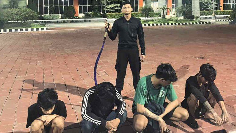 Bawa Celurit dan Kejar-Kejaran dengan Petugas, Dua Pemuda Gresik Diamankan &nbsp;Polisi