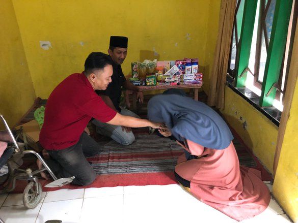 Asa di Balik Keterbatasan Alfita yang Harus Merawat Neneknya Seorang Diri