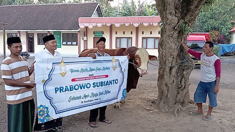 Terima Kiriman Sapi Kurban dari Presiden dan Kapolri, Gus Makki: Semoga Berkah