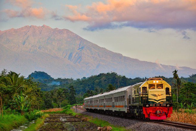 Erupsi Gunung Raung Tak Ganggu Perjalanan Kereta Api 