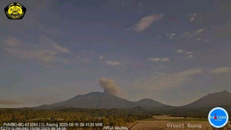 Gunung Raung Erupsi, Jalur Pendakian Ditutup