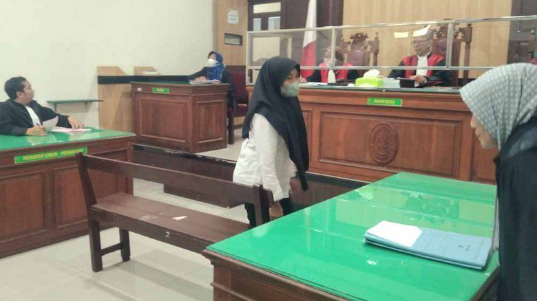 Dituntut 3 Tahun 11 Bulan, Terdakwa Arisan Bodong di Gresik Minta Dibebaskan