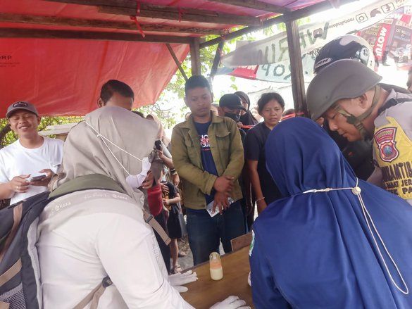 Bayi Perempuan Terbungkus Tas Kresek Ditemukan di Warung Rujak