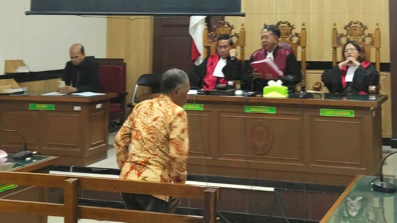 Tak Layani Surat Riwayat Tanah, Mantan Kades Wedoroanom Gresik Divonis Empat Bulan Penjara