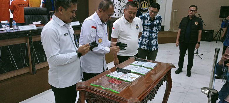 Langgar Aturan, Tujuh WNA Bangladesh dan Malaysia Ditangkap Imigrasi Surabaya