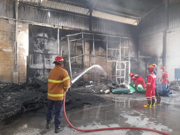 Gudang Penyimpanan di Widang Tuban Terbakar, Kerugian Capai Rp700 Juta