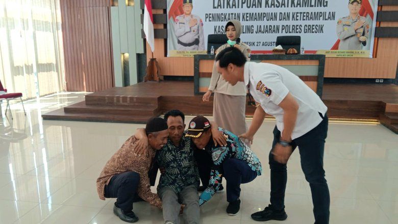Polres Gresik Gelar Pelatihan Kasatkamling, Dilatih Darurat Medis dan Pengamanan TKP