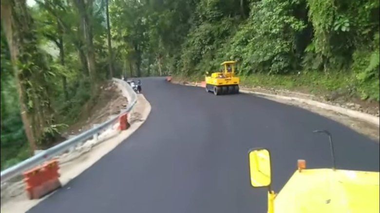 Penampakan Jalan Mulus Gunung Gumitir Penghubung Jember-Banyuwangi