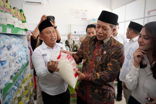 Menkop Ferry Puji Kesuksesan Koperasi Pesantren di Jatim