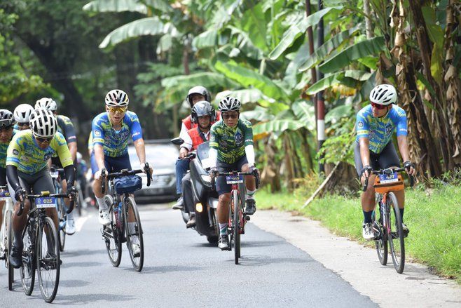 Dwi Soetjipto dan Sepeda, Menulis Ulang Hidup di Setiap Kilometer