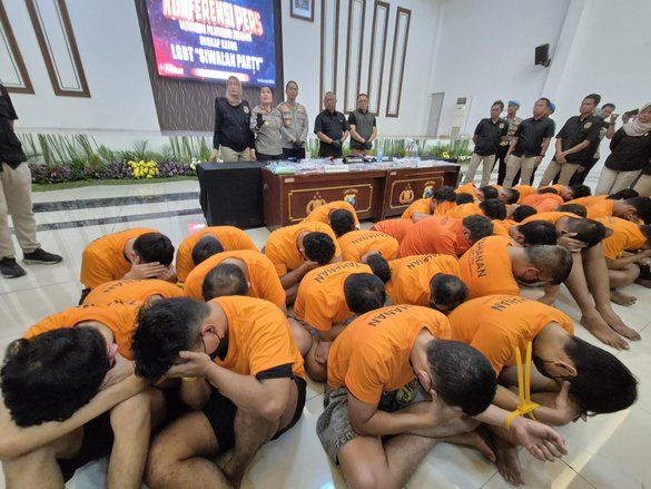 Para Gay Pelaku Pesta Seks di Surabaya Didampingi secara Psikologi dan Cek Kesehatan