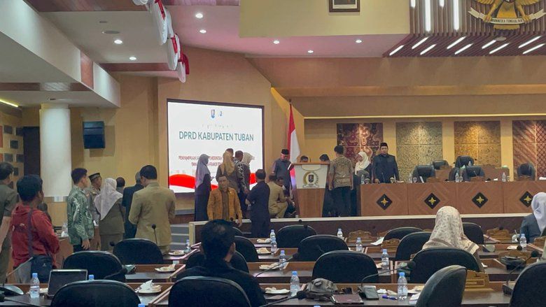 Wabup Tuban Pingsan di Mimbar Rapat Paripurna DPRD