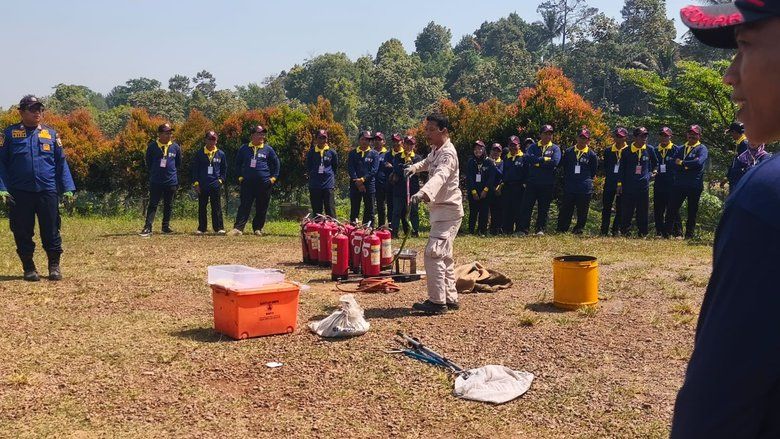 Satpol PP dan DPRD Jatim Tingkatkan Kemampuan Relawan Damkar di Jombang