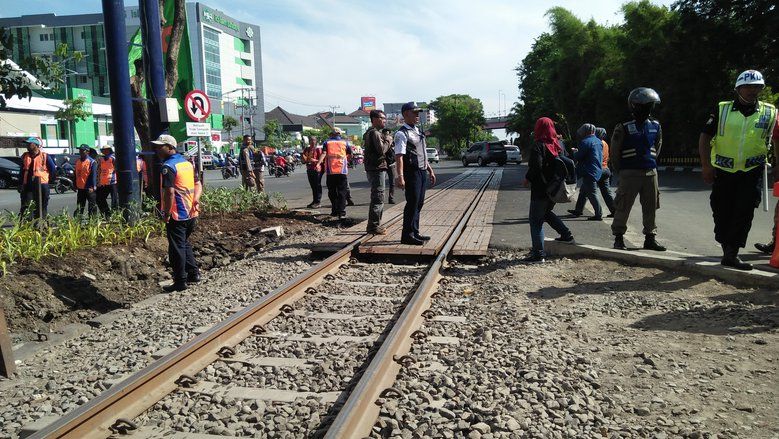 Kurangi Kemacetan, Pemkot Surabaya Resmikan Perlintasan Sebidang