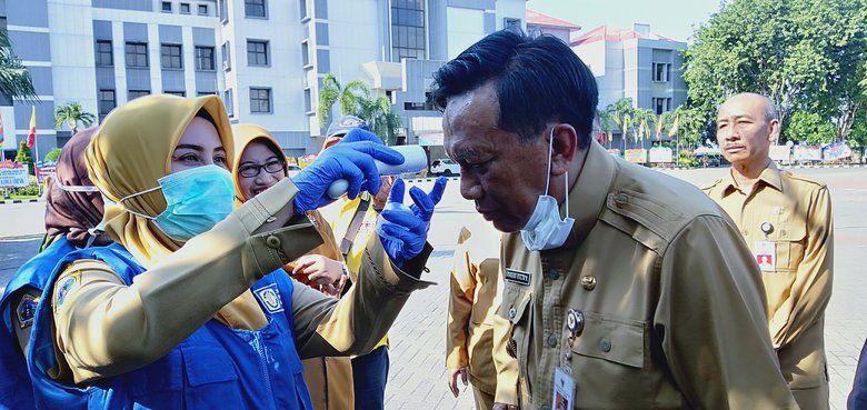 Pegawai dan Tamu di Pemkab Gresik Wajib Cek Suhu Badan