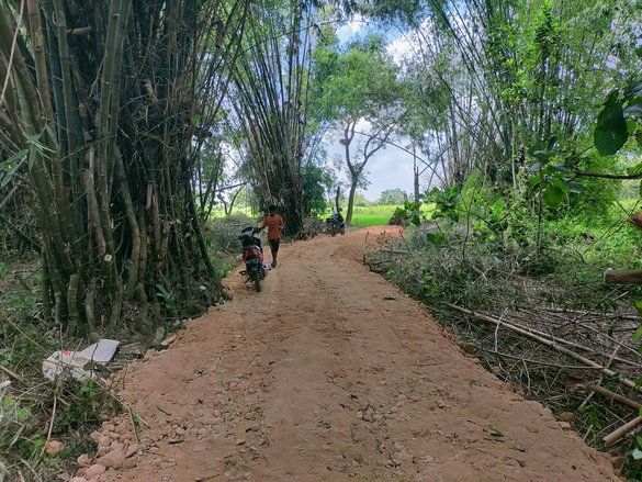 Masyarakat Pertanyakan Transparansi Proyek Jalan Sirtu di Sampang
