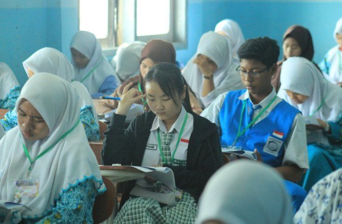 Generasi Milenial Bersaing di Olimpiade Matematika EKSIS Unitomo