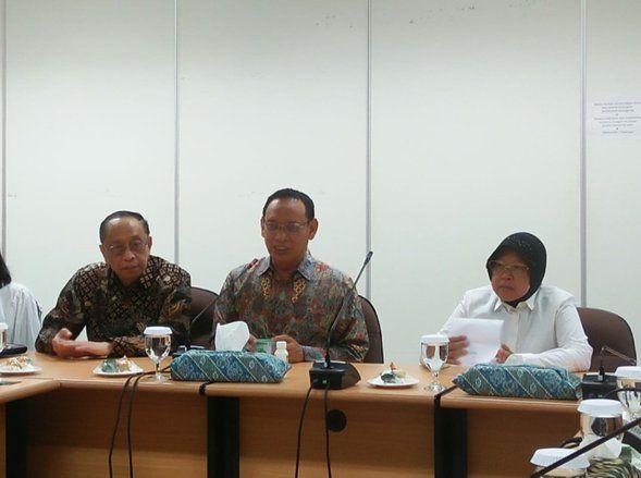 Pemkot Surabaya Siap Jemput dan Tanggung Biaya Warga <em>Suspect</em> Corona