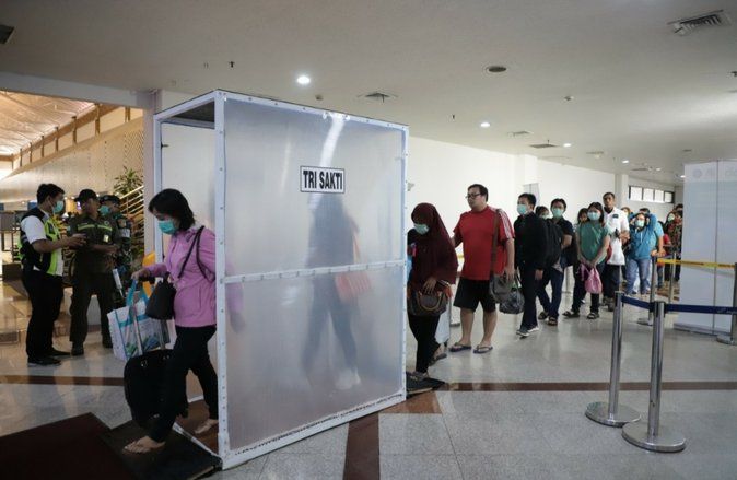 Datang ke Surabaya, Pengguna Transportasi Wajib Mandi dan Ganti Baju
