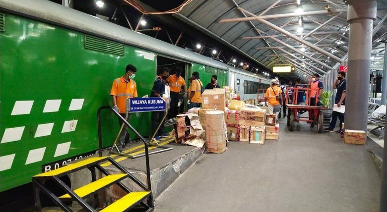 Melalui Rail Express, KAI Siap Angkut Bahan Pangan Selama PSBB