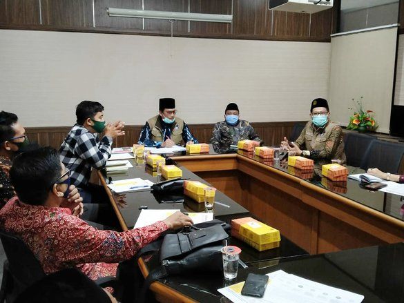Hidup Baru bersama Covid, Pemkab Gresik Bantu Fasilitas Kesehatan Pesantren