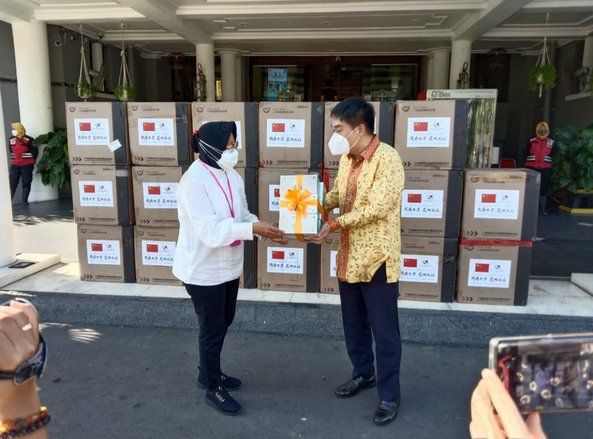 Pemerintah Guangzhou dan UCLG Aspac Bantu 40 Ribu Masker untuk Surabaya