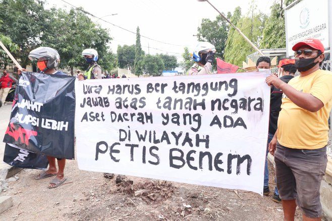 Warga Gresik Tagih Kasus Dugaan Penjualan Tanah Kas Desa Petisbenem