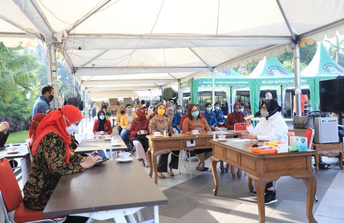 Puluhan Mahasiswa Enam Universitas di Surabaya Jadi Relawan Penanganan Covid-19