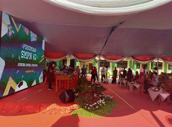 Resmikan SMPN di Pinggiran Surabaya, Ini Pesan Risma