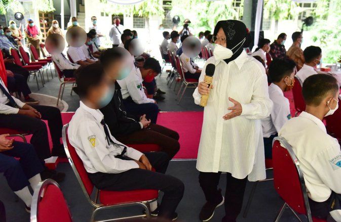 Risma Protes Pelibatan Aksi Demo Melibatkan Anak-anak