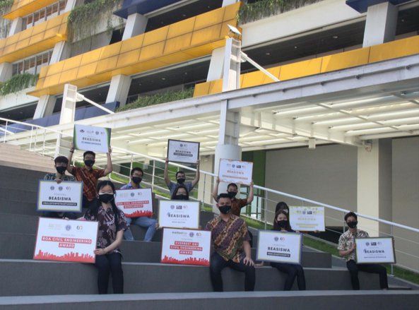 Jalin Kerjasama Dengan Industri, Lebih dari 1 Milyar Beasiswa I Care UKP Dibagikan