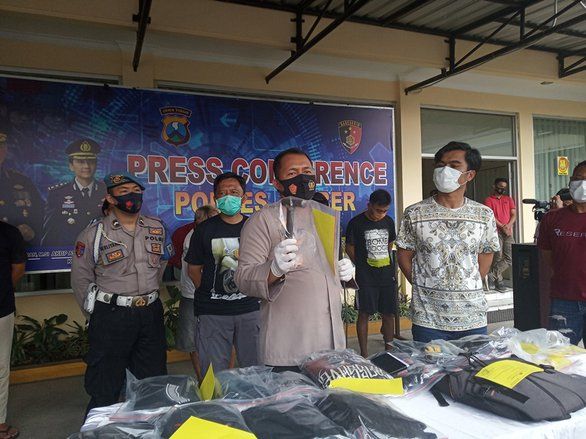 Polres Jember Tetapkan Lima Tersangka Pelaku Anarkis dalam Demo UU Cipta Kerja