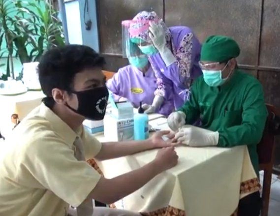Jelang Sekolah Tatap Muka, Siswa di Madiun Jalani Rapid Test