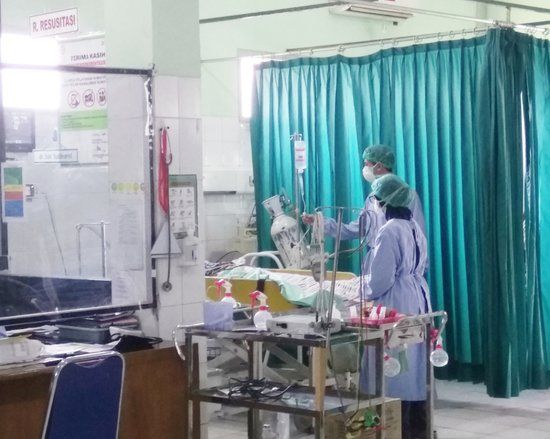 Bus Langgar Marka dan Tabrak Motor, Ayah dan Anak Tewas 