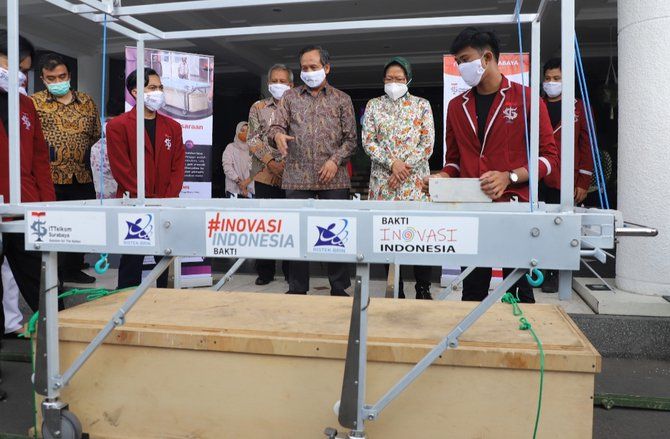 ITTS Bantu Masker Berfilter hingga <em>Crane</em> Peti Jenazah untuk Surabaya