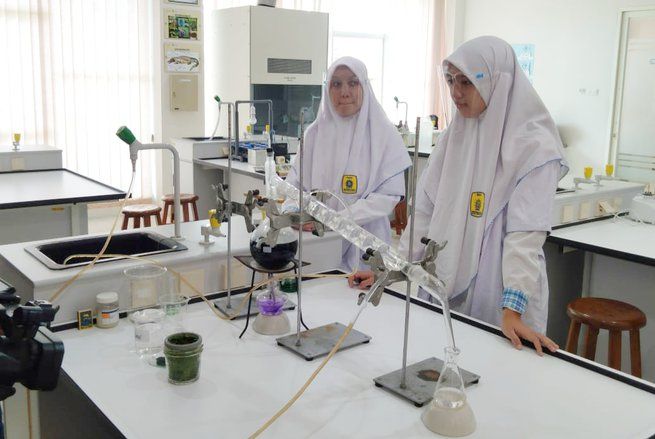 Dua Pelajar SMA Muhammadiyah Gresik Temukan Obat Potensial Covid-19
