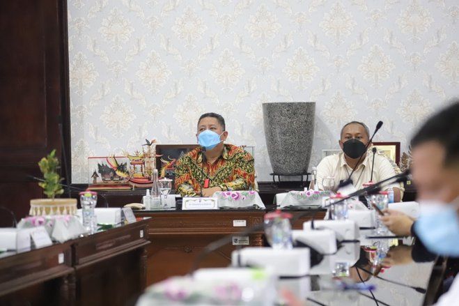 Surabaya Sesuaikan Aturan Pembatasan Kegiatan Masyarakat dari Pusat