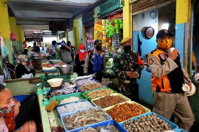 Satgas Covid-19 Surabaya Siapkan Posko di Pasar Tradisional