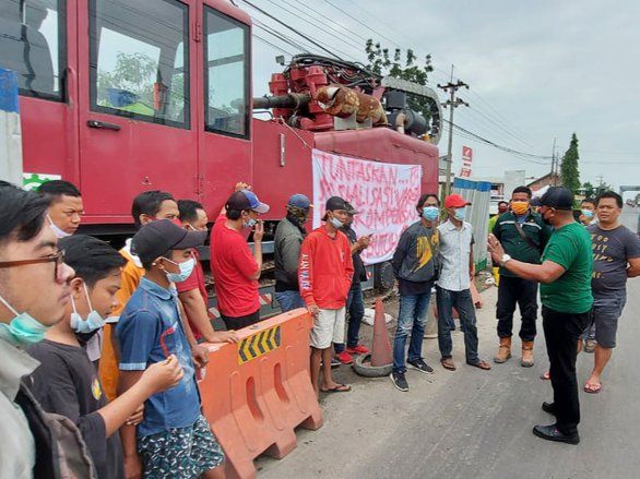 Warga Sembayat Gresik Hentikan Paksa Pipanisasi PDAM, Ini Alasannya