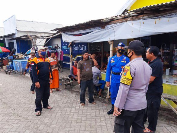Kelebihan Muatan Ikan, Perahu Nelayan Situbondo Tenggelam di Selat Madura