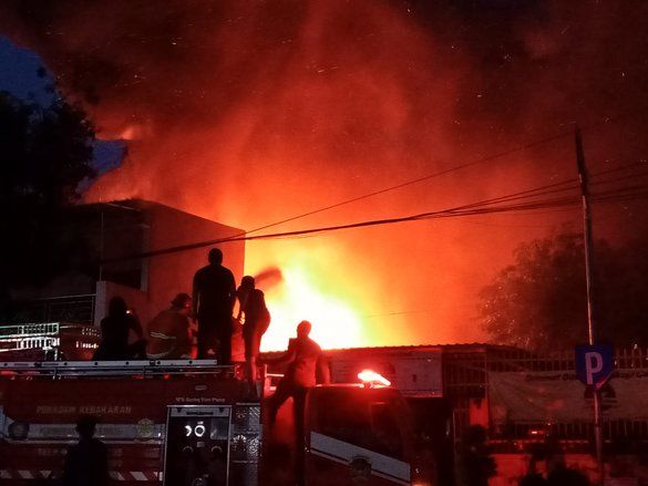 Malam Takbiran, Toko Onderdil Motor di Madiun Terbakar