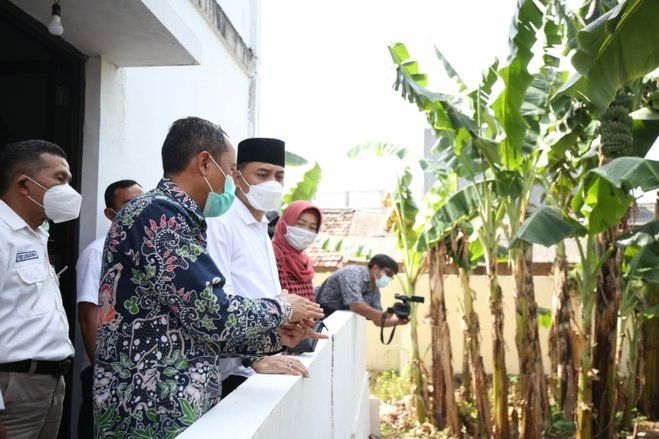 Camat dan Lurah Sememi Diminta Manfaatkan Lahan Kosong untuk Budidaya Ikan dan Tanaman