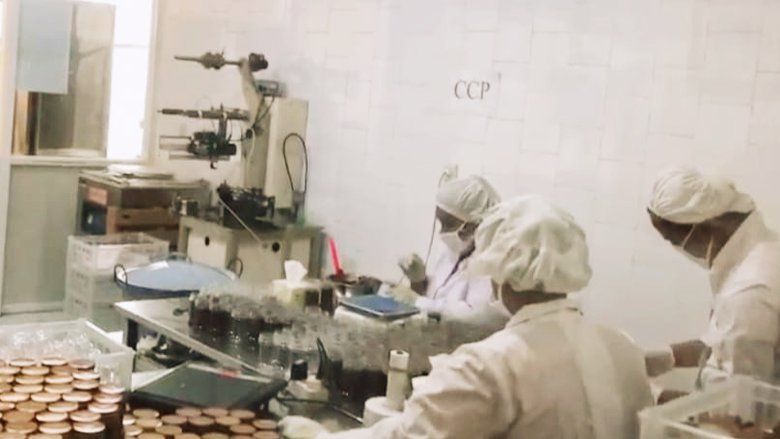 UMKM Binaan SIG Ekspor 2.160 Sambal Kemasan Botol Ditengah Pandemi Covid-19