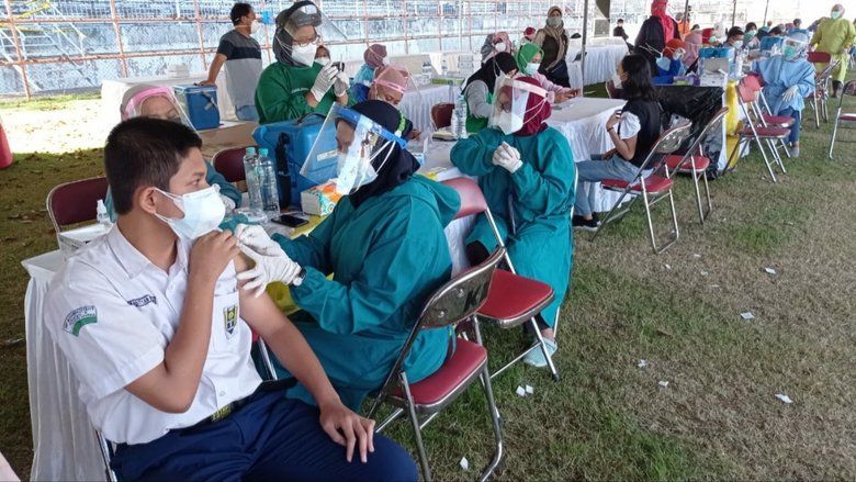 20 Ribu Pelajar SD-SMP Surabaya Disuntik Vaksin Covid-19