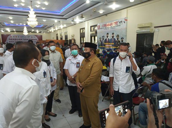 Bais TNI dan PTPN XII Gelar Vaksinasi Covid-19 untuk 5.000 Warga