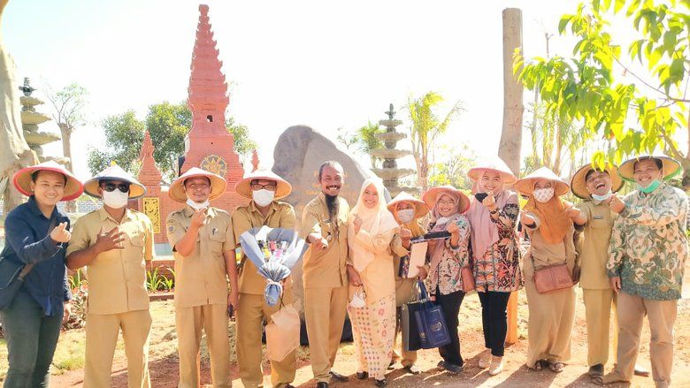Hubungan Manusia, Tuhan, dan Alam dari Monumen Ratu Agro Kebon Pak Inggih