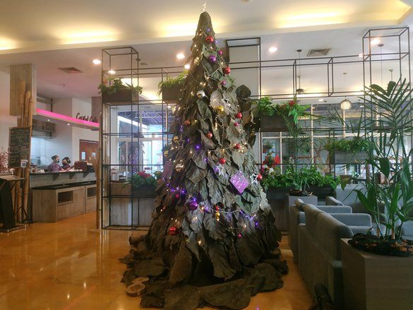 Pohon Natal dari Daun Jati, Inspirasi Kekuatan Jati dan Kesabaran saat Pandemi