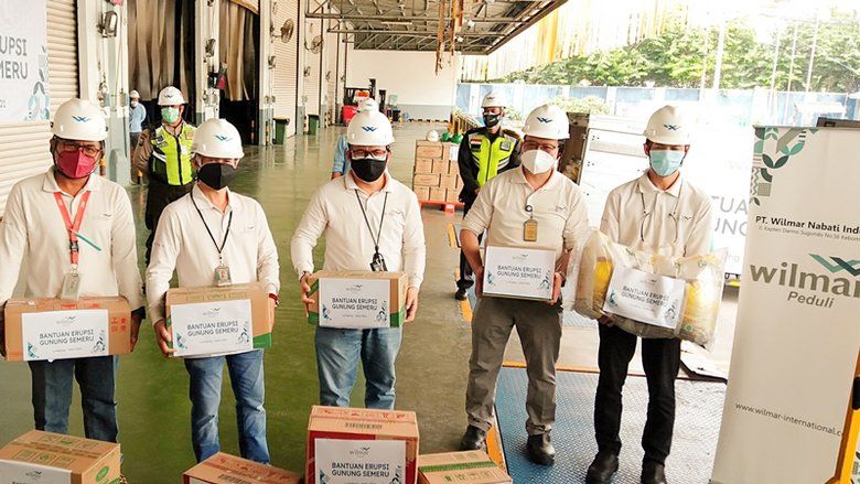 PT Wilmar Nabati Salurkan 5.000 Paket Sembako untuk Korban Erupsi Semeru