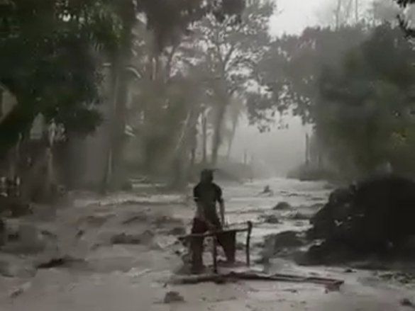Semeru Kembali Erupsi, Banjir Lahar Dingin Landa Pemukiman Warga